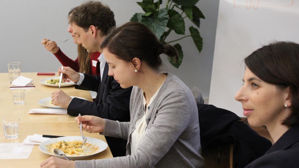 zu Tisch! mit der Verwaltung in Bern